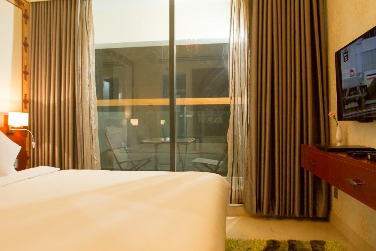 Coventina Lake Suites Dhaka Exterior photo
