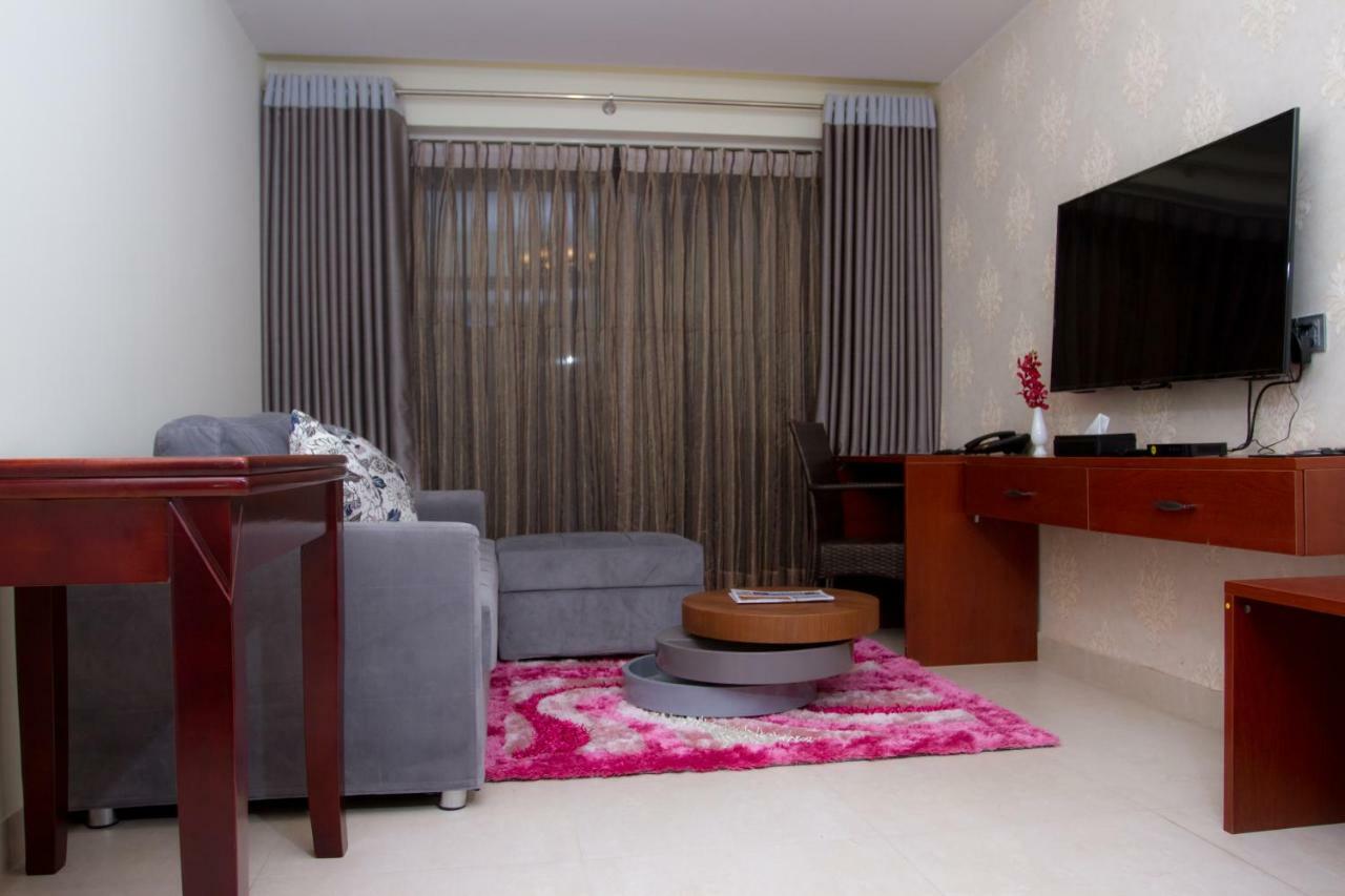 Coventina Lake Suites Dhaka Exterior photo